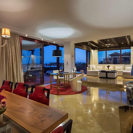 Kempinski Bahia & Отель Эстепона